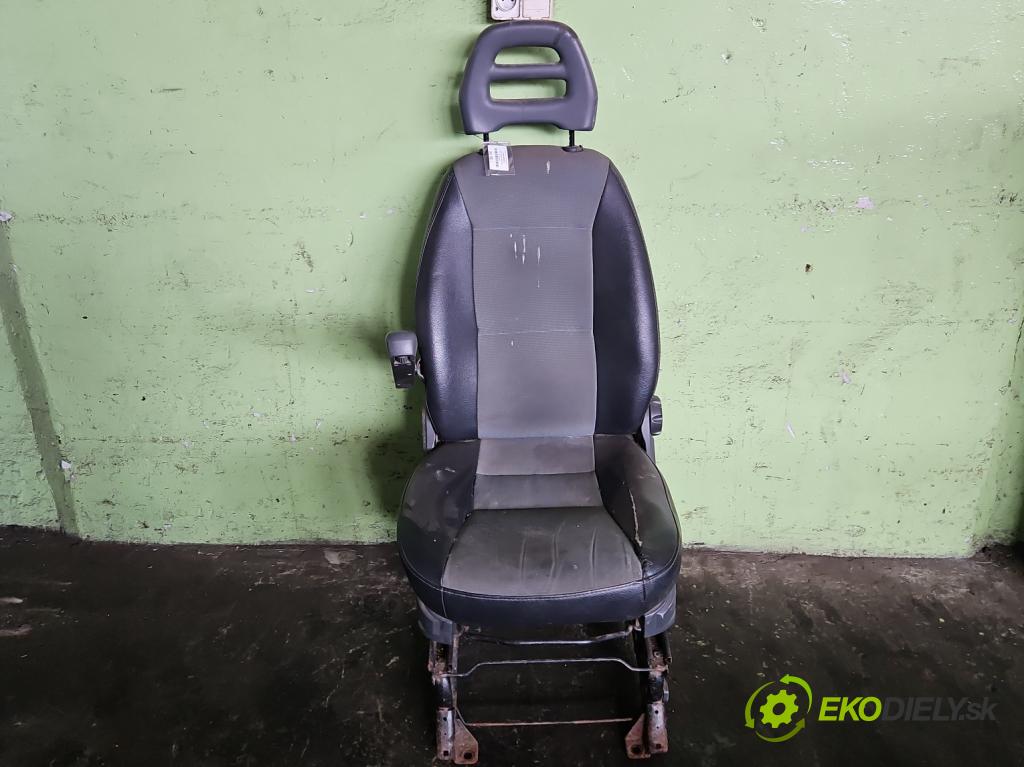 Fiat Ducato III 2006-2014 2.3 jtd 120 HP manual 88 kW 2287 cm3 5- Sedačka ľavý  (Sedačky, sedadlá)