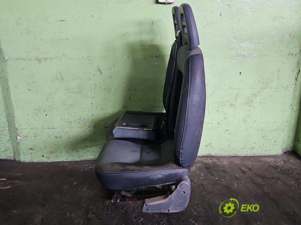 Fiat Ducato III 2006-2014 2.3 jtd 120 HP manual 88 kW 2287 cm3 5- Sedačka pravý  (Sedačky, sedadlá)