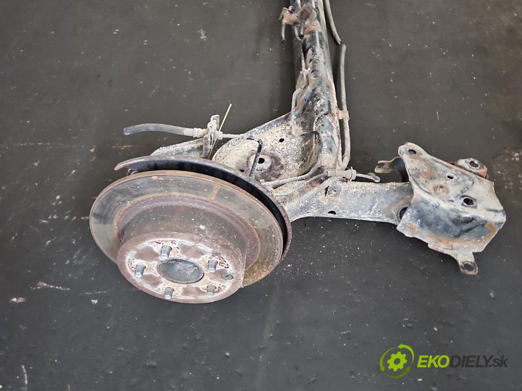 Nissan Juke I 2010-2019 1.2 T 116 hp manual 85 kW 1197 cm3 5- zadní výztuha  (Výztuhy zadní)