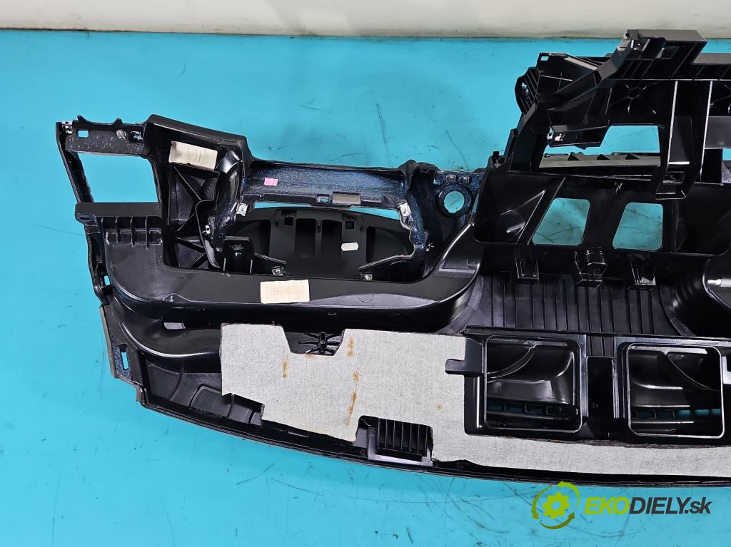 Bmw 1 E87 2004-2011 1.6 116 HP manual 85 kW 1596 cm3 5- kokpit,pristrojová doska rozdeľovacia
