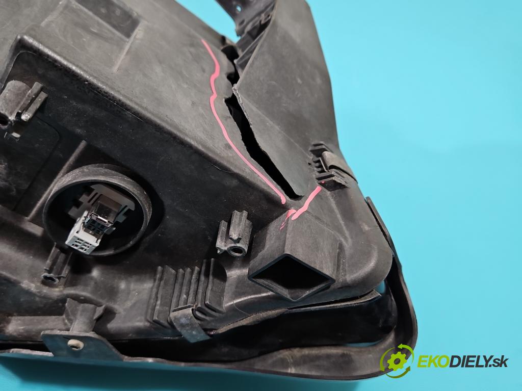 Mercedes GLA X156 2013-2019 1.6 T 156 hp automatic 115 kW 1595 cm3 5- světlo levý A1569061700 (Klika dveří ostatní)