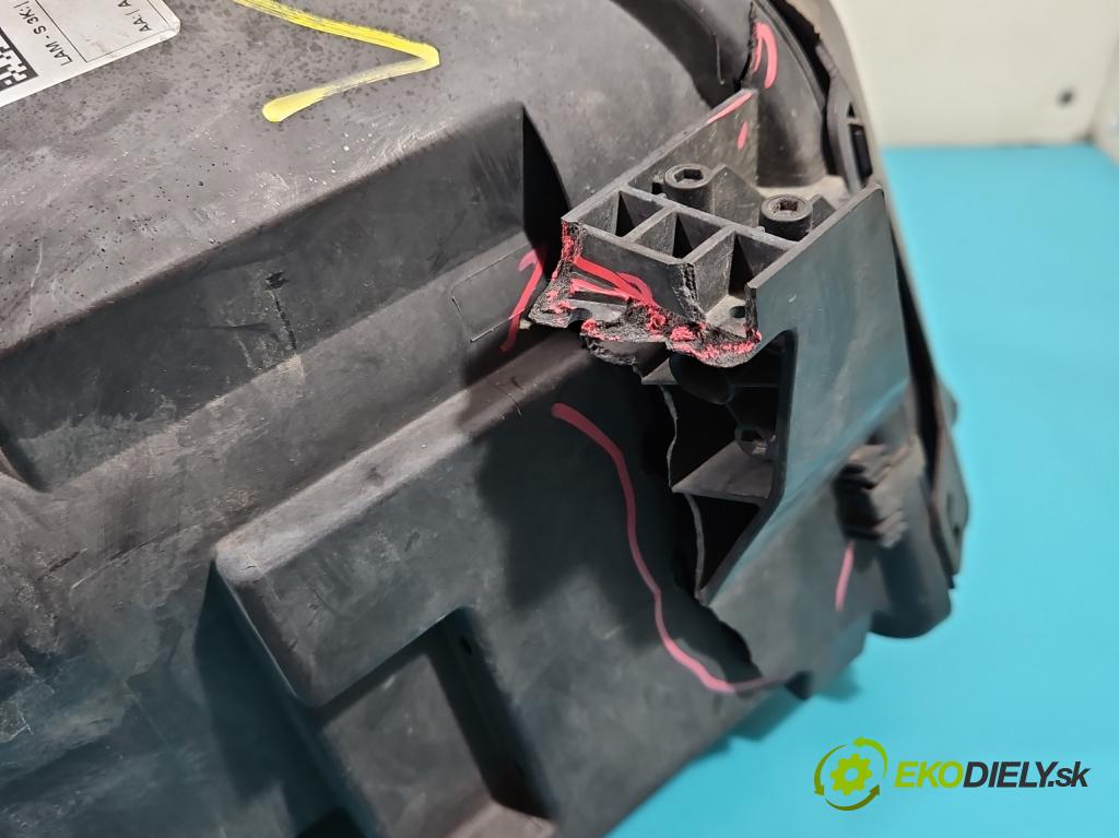 Mercedes GLA X156 2013-2019 1.6 T 156 hp automatic 115 kW 1595 cm3 5- světlo levý A1569061700 (Klika dveří ostatní)