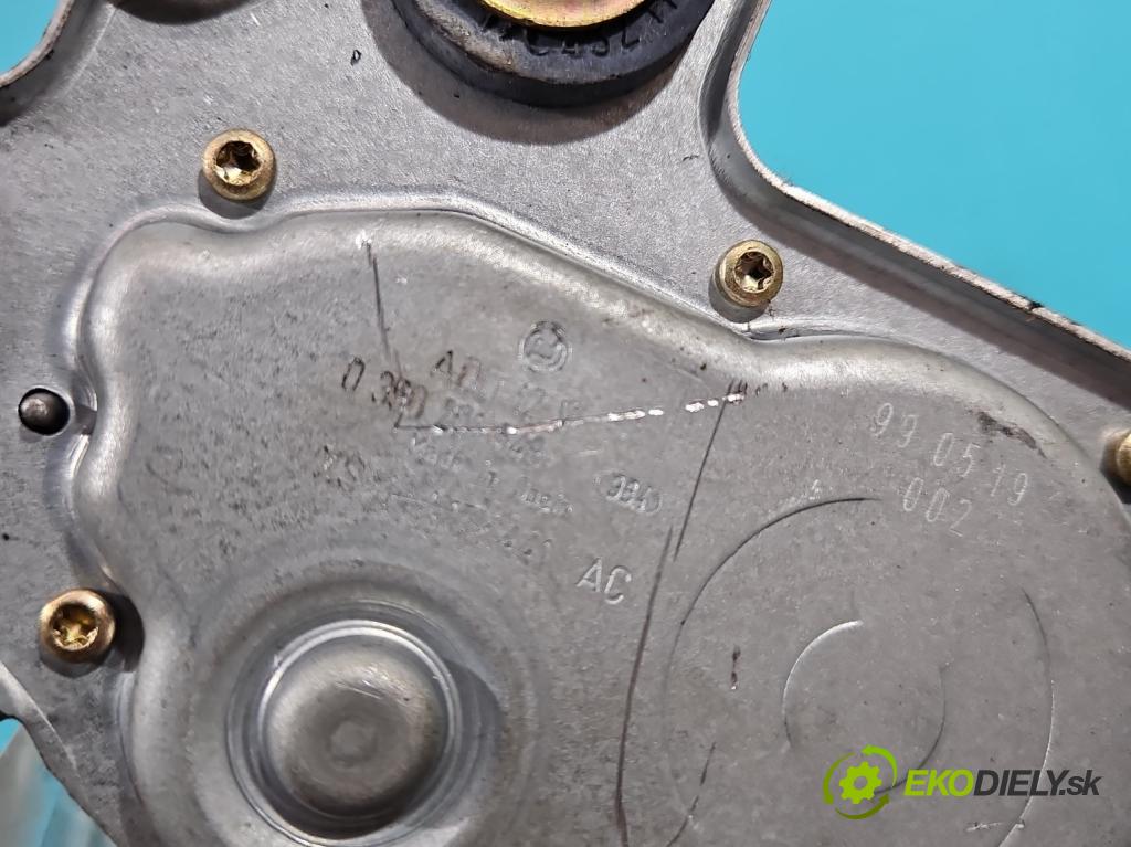 Mercedes GLA X156 2013-2019 1.6 T 156 HP automatic 115 kW 1595 cm3 5- Rukojeť: na nápoje: A1766801610 (Úchyty, držiaky na nápoje)