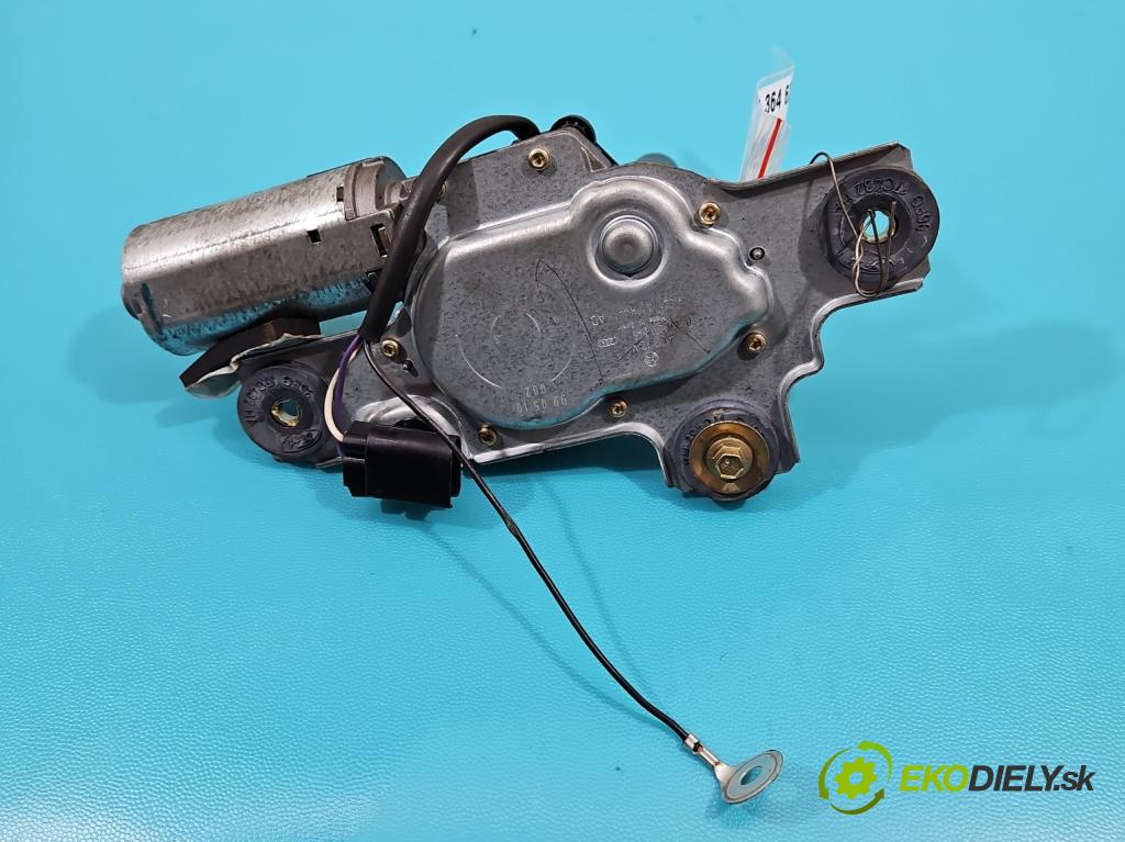 Mercedes GLA X156 2013-2019 1.6 T 156 HP automatic 115 kW 1595 cm3 5- Rukojeť: na nápoje: A1766801610 (Úchyty, držiaky na nápoje)