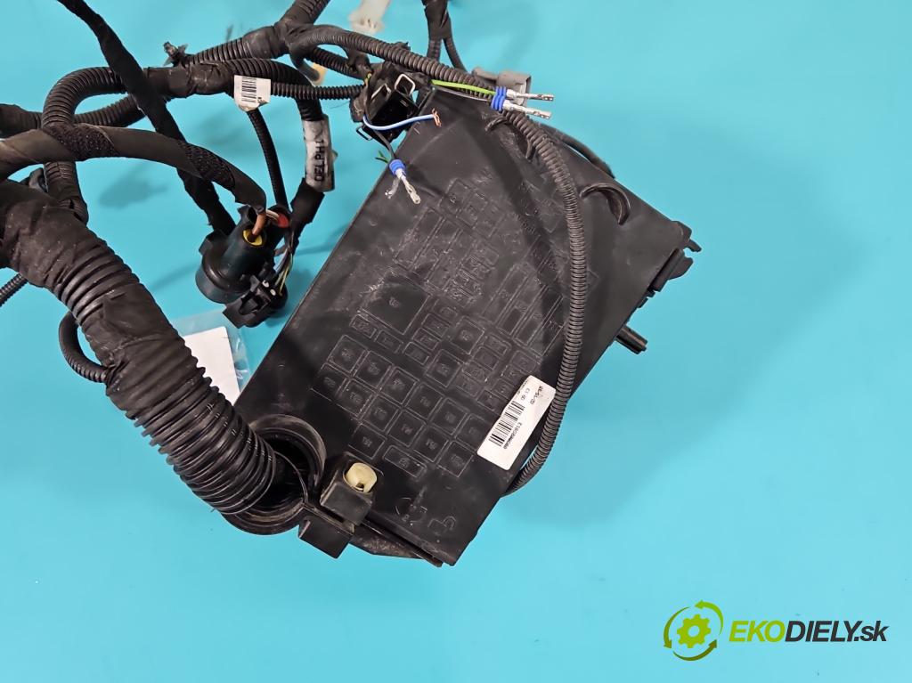 Jeep Renegade 2014- 2.0 CRD 140 hp manual 103 kW 1956 cm3 5- skříňka pojistková  (Pojistkové skříňky)