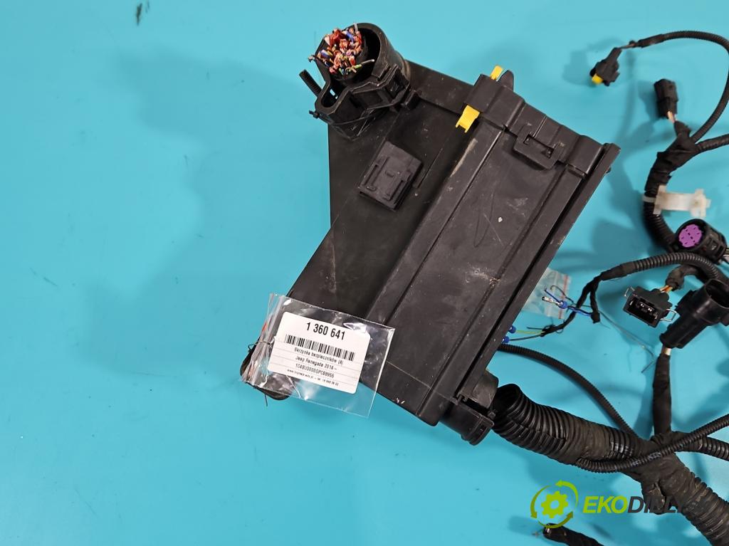 Jeep Renegade 2014- 2.0 CRD 140 hp manual 103 kW 1956 cm3 5- skříňka pojistková  (Pojistkové skříňky)