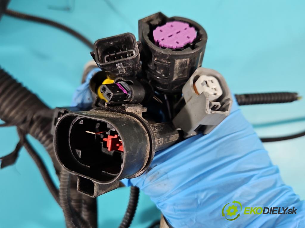 Jeep Renegade 2014- 2.0 CRD 140 hp manual 103 kW 1956 cm3 5- skříňka pojistková  (Pojistkové skříňky)