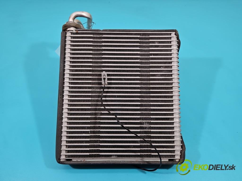 Nissan Juke I 2010-2019 1.2 T 116 hp manual 85 kW 1197 cm3 5- radiátor 922001HP0C (Radiátory topení)