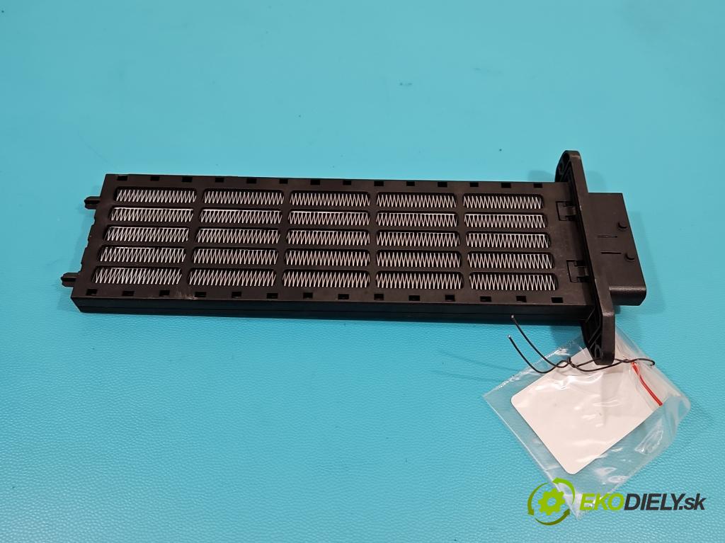 Nissan Juke I 2010-2019 1.2 T 116 hp manual 85 kW 1197 cm3 5- radiátor A30105B38010 (Radiátory topení)