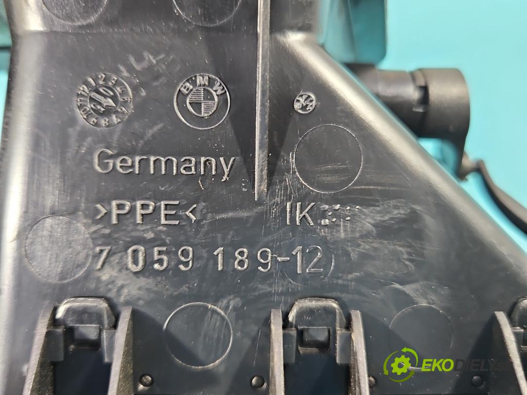 Bmw 1 E87 2004-2011 1.6 116 HP manual 85 kW 1596 cm3 5- Mřížka: kúrenia stredová 7059189 (Mriežky kúrenia (fukáre))