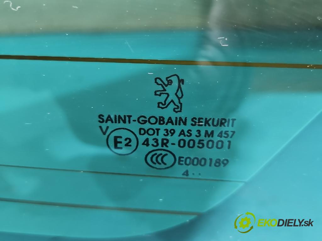 Peugeot 407 2.0 hdi 136hp manual 100 kW 1997 cm3 5- sklo zadní  (Okna zadní)