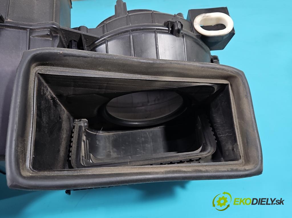 Mercedes GLA X156 2013-2019 1.6 T 156 hp automatic 115 kW 1595 cm3 5- radiátor 2468300084 (Radiátory topení)