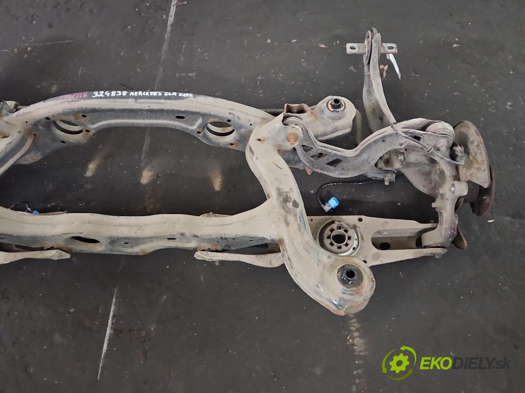 Mercedes GLA X156 2013-2019 1.6 T 156 hp automatic 115 kW 1595 cm3 5- zadní výztuha 2463502401 (Výztuhy zadní)