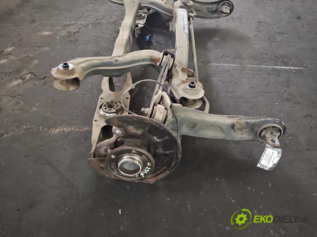 Mercedes GLA X156 2013-2019 1.6 T 156 hp automatic 115 kW 1595 cm3 5- zadní výztuha 2463502401 (Výztuhy zadní)