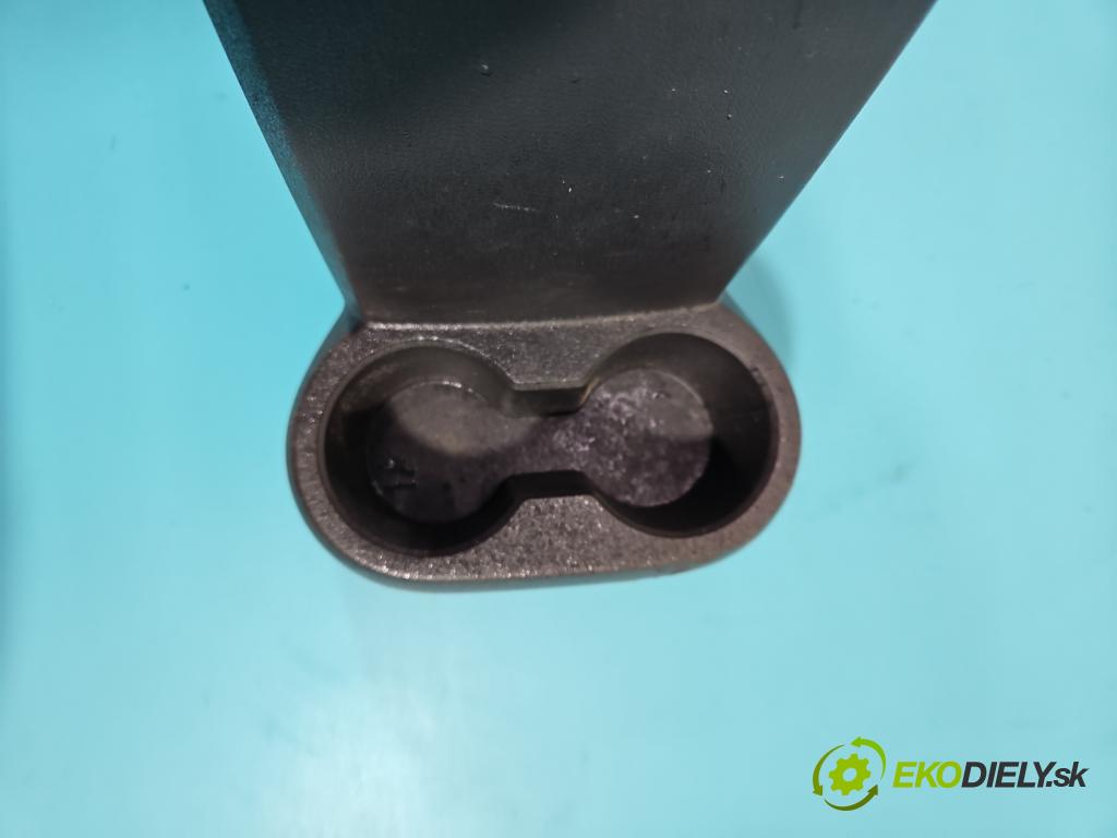 Jeep Compass I 2006-2016 2.4 16V 170 HP automatic 125 kW 2359 cm3 5- operadlo  (Lakťové opierky)