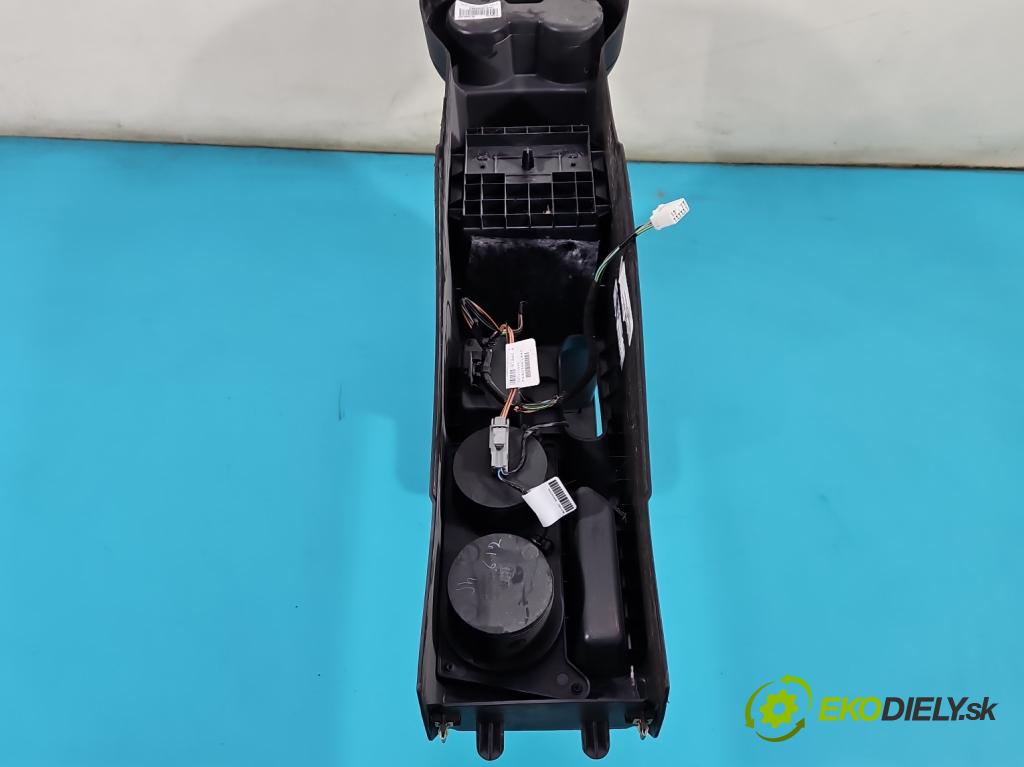 Jeep Compass I 2006-2016 2.4 16V 170 HP automatic 125 kW 2359 cm3 5- operadlo  (Lakťové opierky)