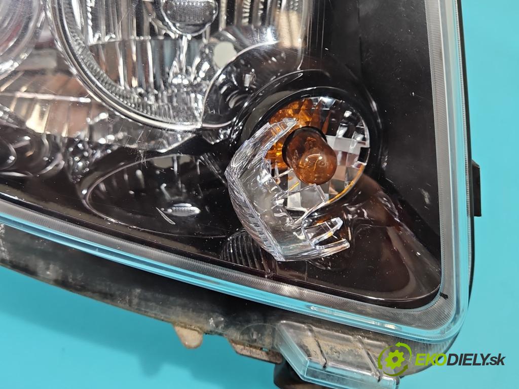 Jeep Compass I 2006-2016 2.4 16V 170 HP automatic 125 kW 2359 cm3 5- Reflektor: pravý 68185340AB (Pravé)