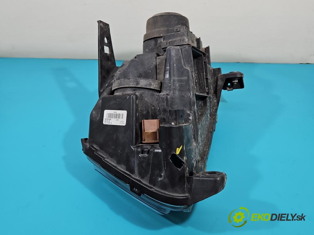 Jeep Compass I 2006-2016 2.4 16V 170 HP automatic 125 kW 2359 cm3 5- Reflektor: pravý 68185340AB (Pravé)