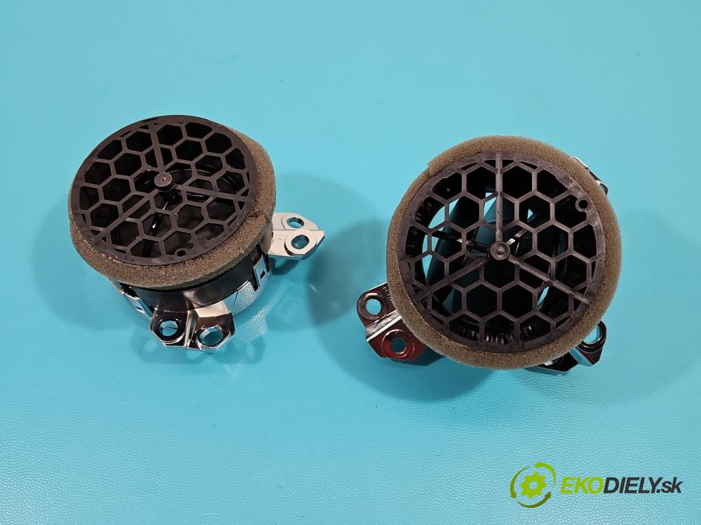 Jeep Compass I 2006-2016 2.4 16V 170 HP automatic 125 kW 2359 cm3 5- Mřížka: kúrenia stredová  (Mriežky kúrenia (fukáre))