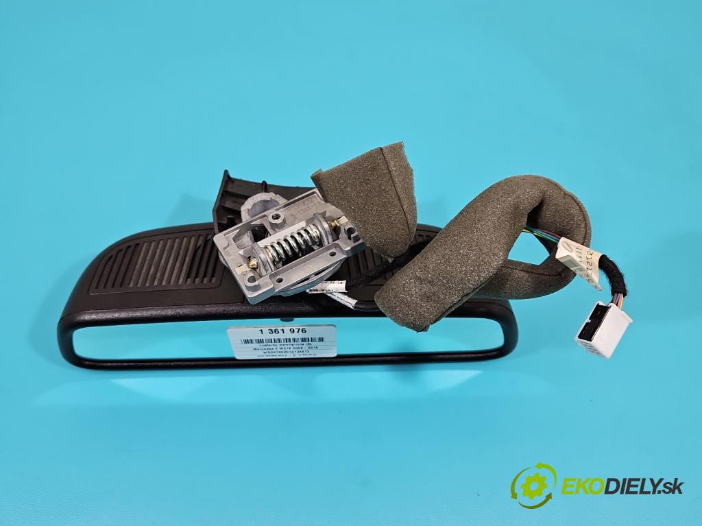 Mercedes E W212 2009-2016 3.0 cdi V6 (642890) 231 hp automatic 170 kW 2987 cm3 4- zpětné zrcátko vnitřní  (Světla vnitřní)