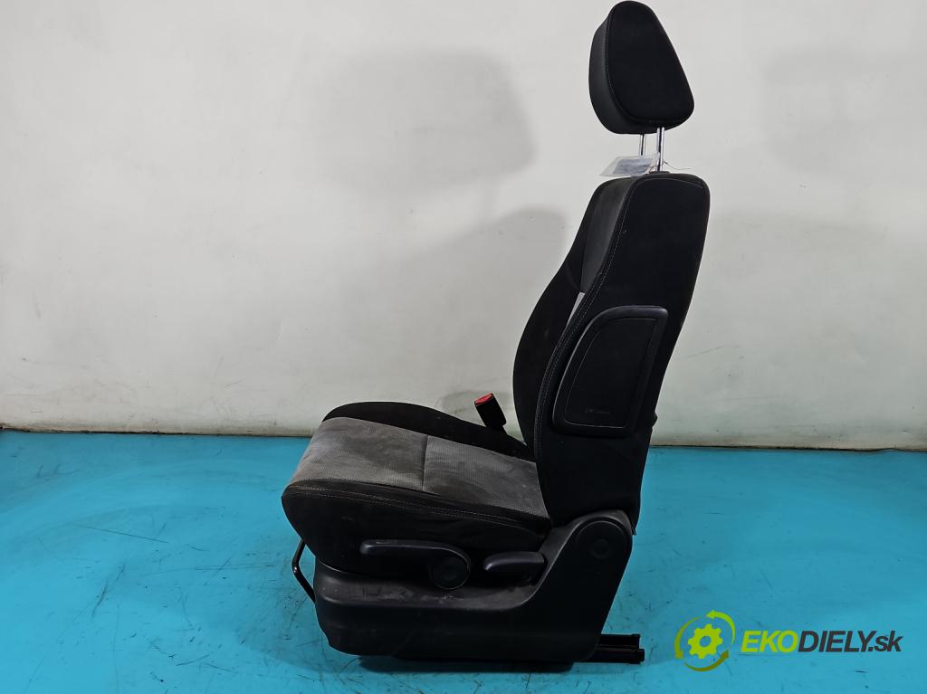 Suzuki Grand Vitara II 2005-2014 1.9 DDiS 129 HP manual 95 kW 1870 cm3 5- Sedačka ľavý  (Sedačky, sedadlá)