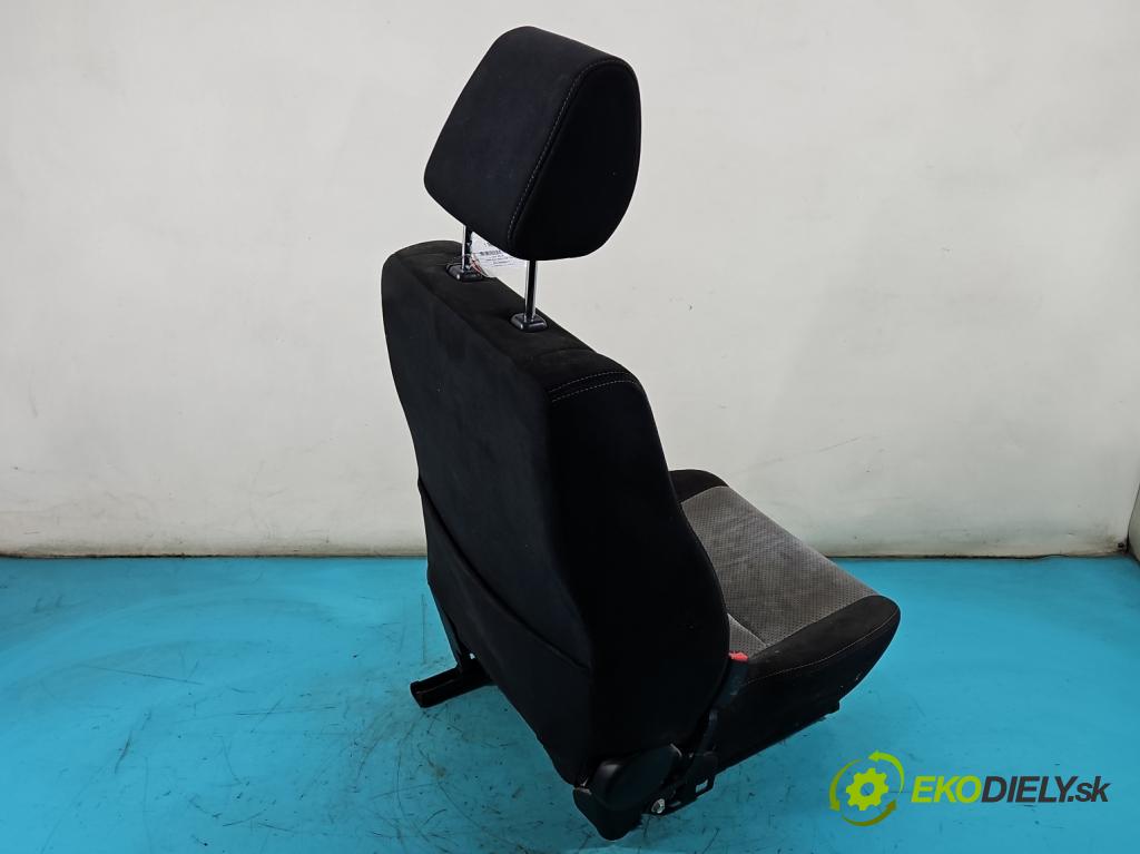 Suzuki Grand Vitara II 2005-2014 1.9 DDiS 129 HP manual 95 kW 1870 cm3 5- Sedačka ľavý  (Sedačky, sedadlá)