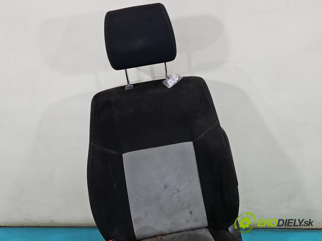Suzuki Grand Vitara II 2005-2014 1.9 DDiS 129 HP manual 95 kW 1870 cm3 5- Sedačka ľavý  (Sedačky, sedadlá)