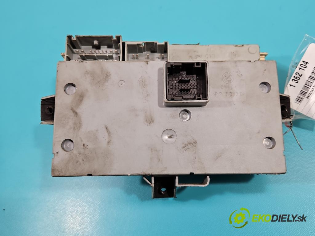 Fiat Stilo 1.9 jtd 80 hp manual 59 kW 1910 cm3 5- skříňka pojistková 51715857NPL (Pojistkové skříňky)