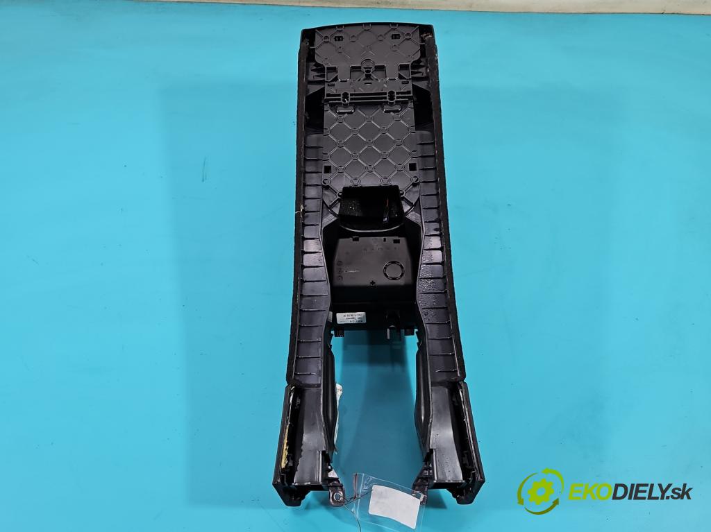 Mercedes E W211 2002-2009 1.8 kompressor 163 HP automatic 120 kW 1796 cm3 4- operadlo A2116800350 (Lakťové opierky)