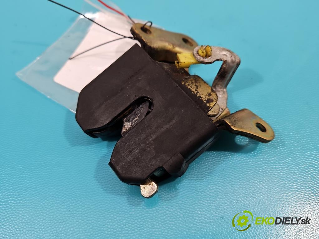 Toyota Avensis I T22 1997-2003 2.0 16V 150 hp manual 110 kW 1998 cm3 5- zámek kufrových dveří zadní 