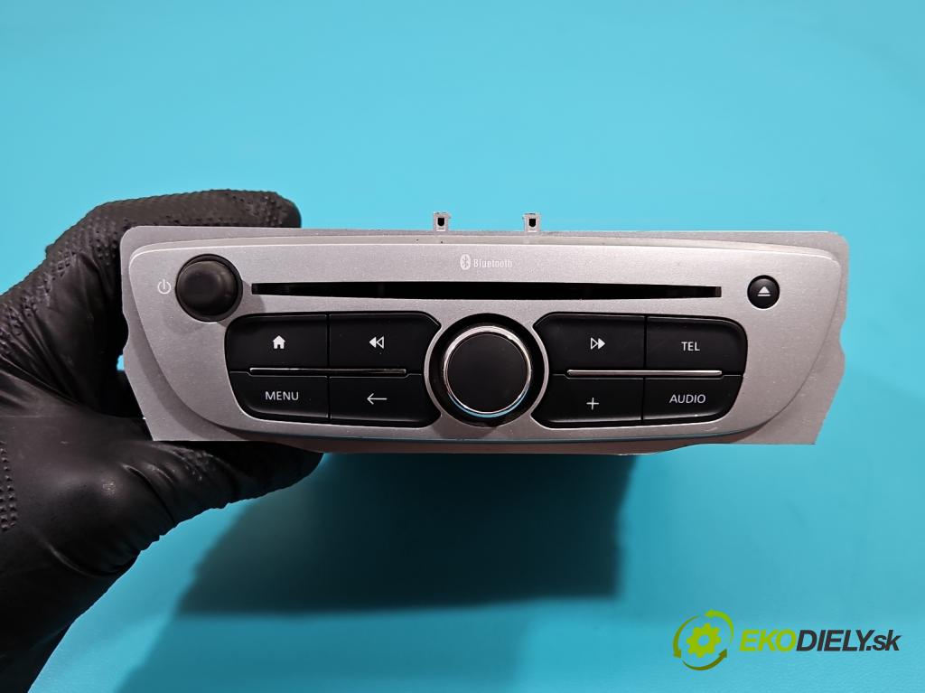 Renault Fluence 1.6 16V 114 HP manual 84 kW 1598 cm3 4- Radio originál 281153741R
