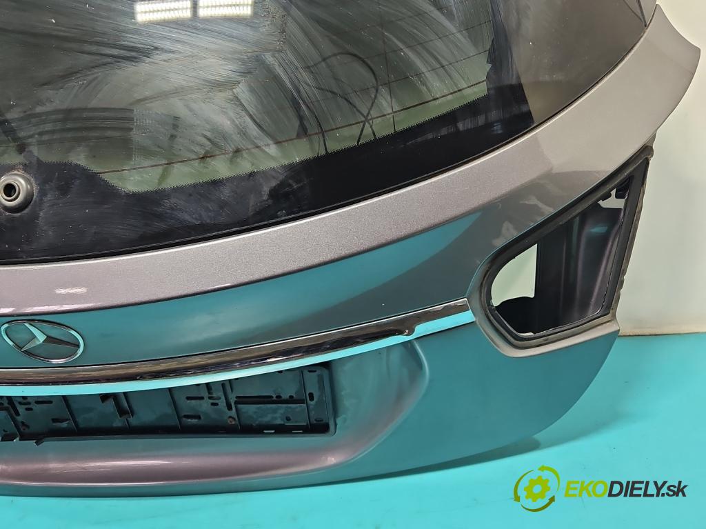 Mercedes GLA X156 2013-2019 1.6 T 156 hp automatic 115 kW 1595 cm3 5- zadní kufrové dveře  (Zadní kapoty)