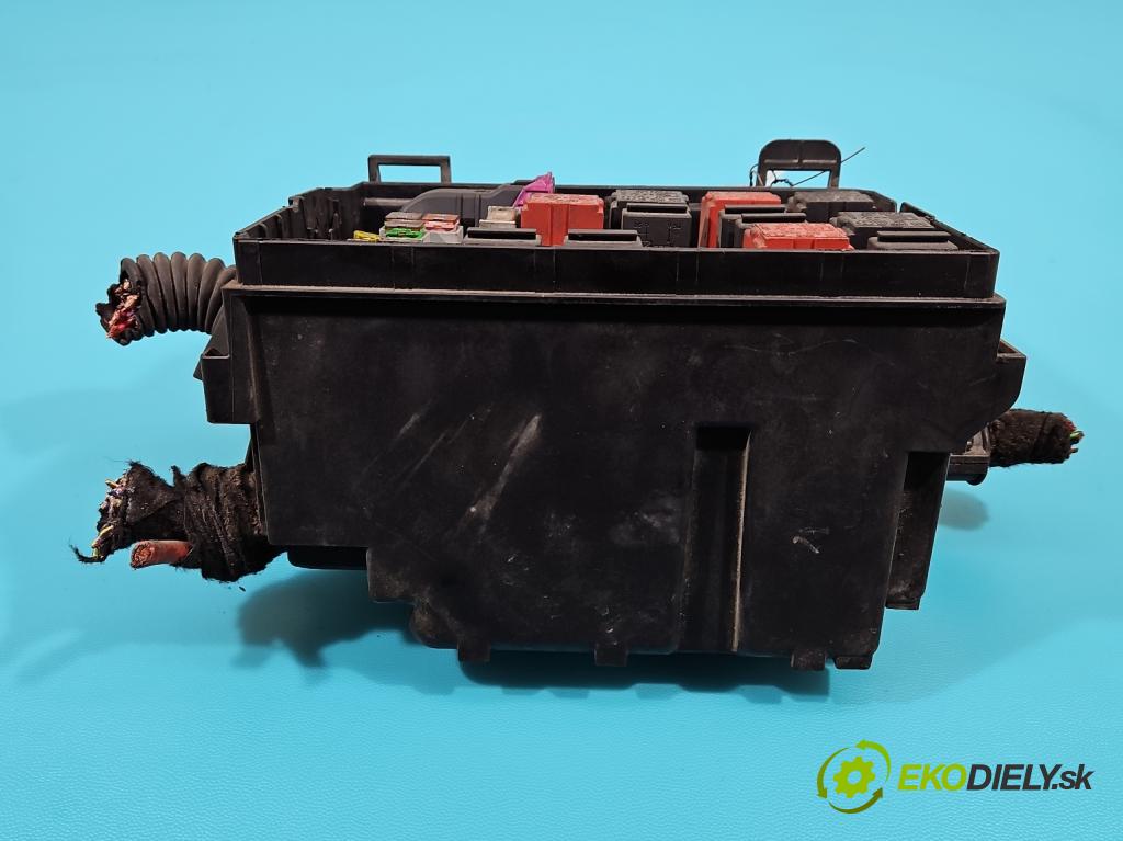 Opel Corsa D 2006-2014 1,3.0 CDTI 75 hp manual 55 kW 1248 cm3 3- skříňka pojistková  (Pojistkové skříňky)