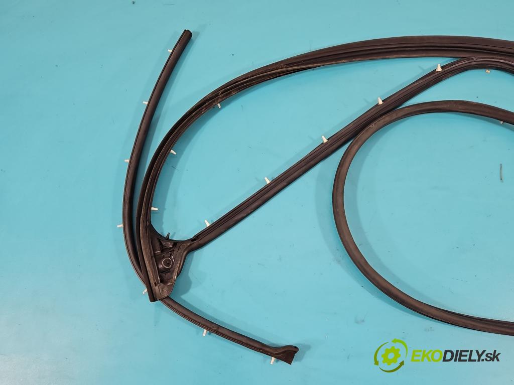 Isuzu D-Max II 2011-2019 2.5 crdi 163 hp automatic 120 kW 2499 cm3 5- Těsnění: dveře zadní pravé  (Ostatní)