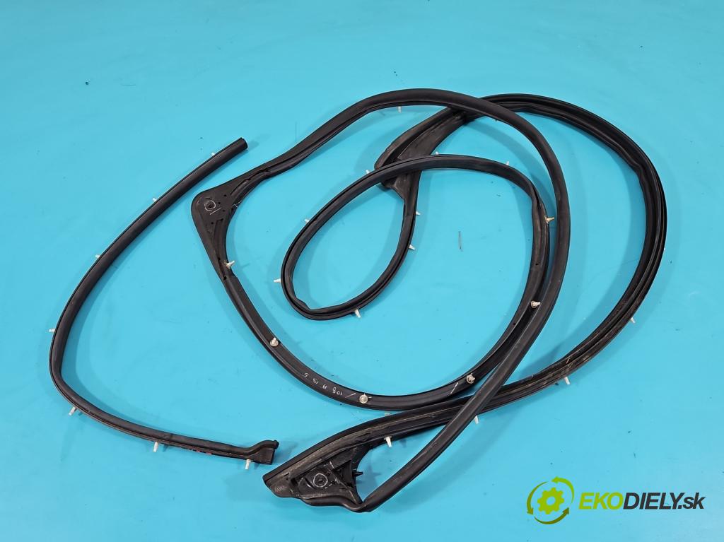 Isuzu D-Max II 2011-2019 2.5 crdi 163 hp automatic 120 kW 2499 cm3 5- Těsnění: dveře zadní pravé  (Ostatní)