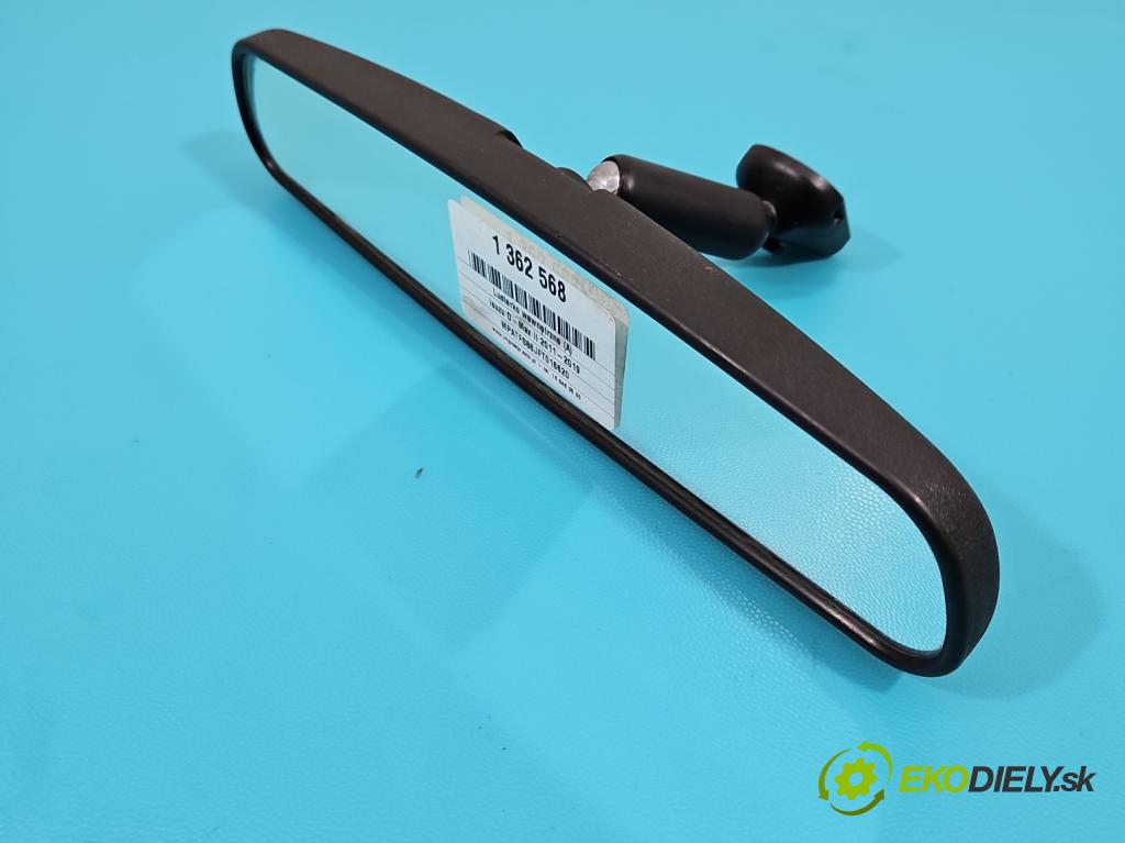 Isuzu D-Max II 2011-2019 2.5 crdi 163 hp automatic 120 kW 2499 cm3 5- zpětné zrcátko vnitřní  (Světla vnitřní)