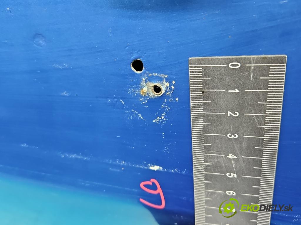 Peugeot 307 2.0 hdi 107 HP manual 79 kW 1997 cm3 5- zadní kufrové dveře  (Zadní kapoty)