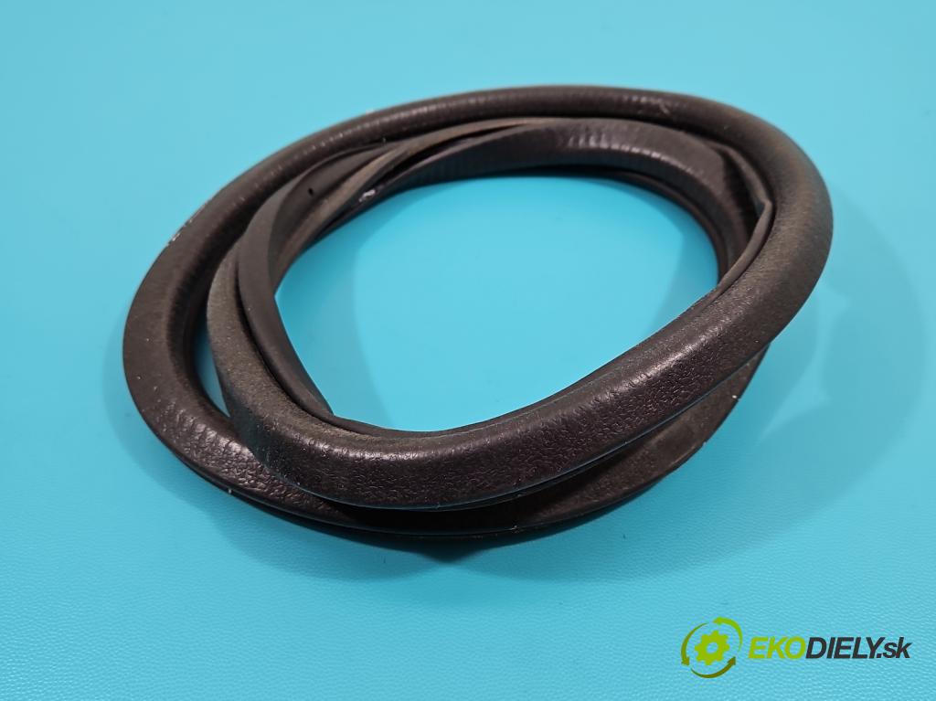 Isuzu D-Max II 2011-2019 2.5 crdi 163 hp automatic 120 kW 2499 cm3 5- Těsnění: dveře zadní levé  (Ostatní)