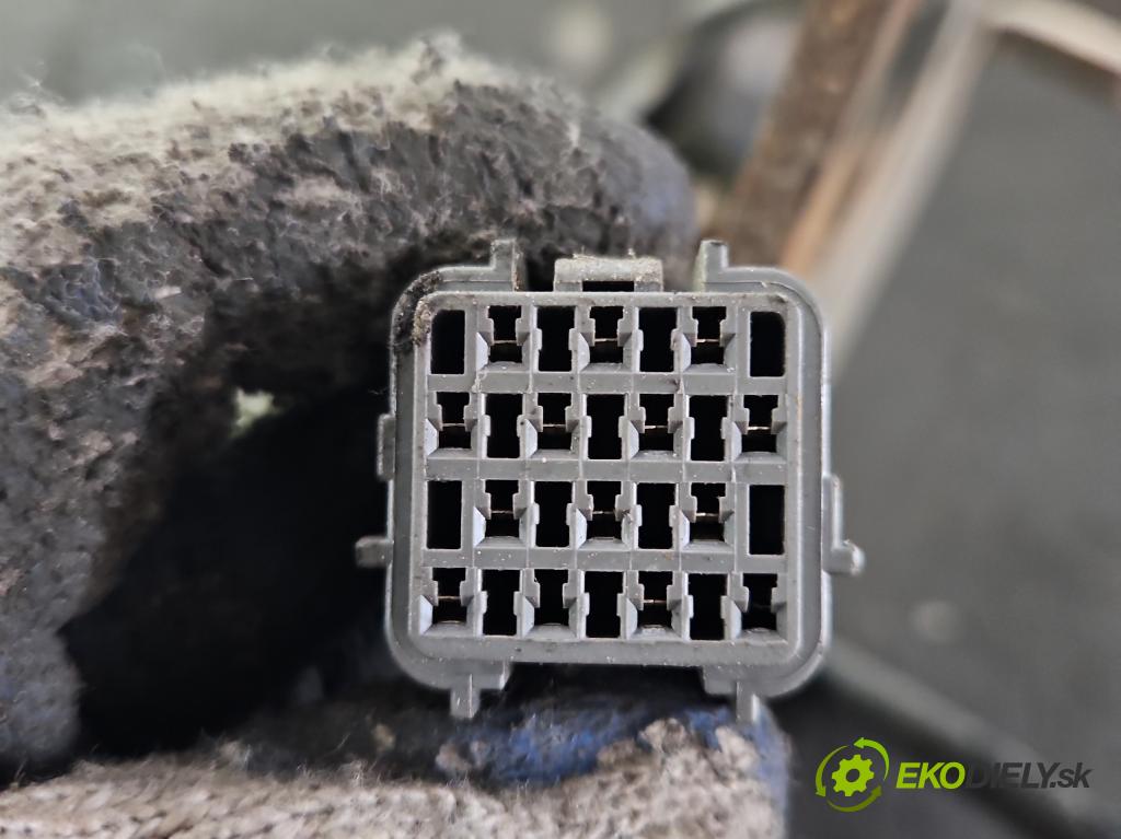 Isuzu D-Max II 2011-2019 2.5 crdi 163 hp automatic 120 kW 2499 cm3 5- oko tažné  (Tažná zařízení)