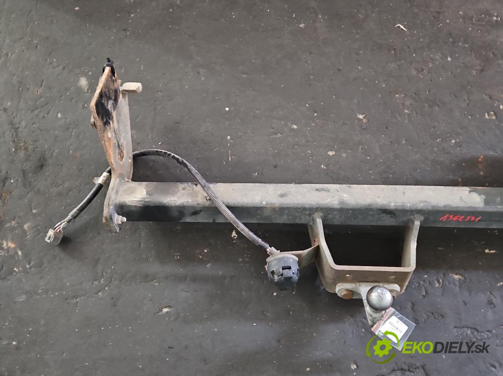 Isuzu D-Max II 2011-2019 2.5 crdi 163 hp automatic 120 kW 2499 cm3 5- oko tažné  (Tažná zařízení)