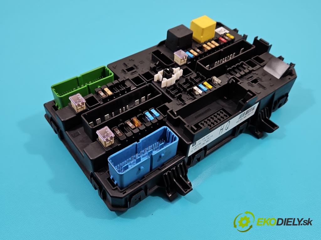 Opel Zafira B 2005-2014 1.9 CDTI 120 hp manual 88 kW 1910 cm3 5- skříňka pojistková 13220831 (Pojistkové skříňky)