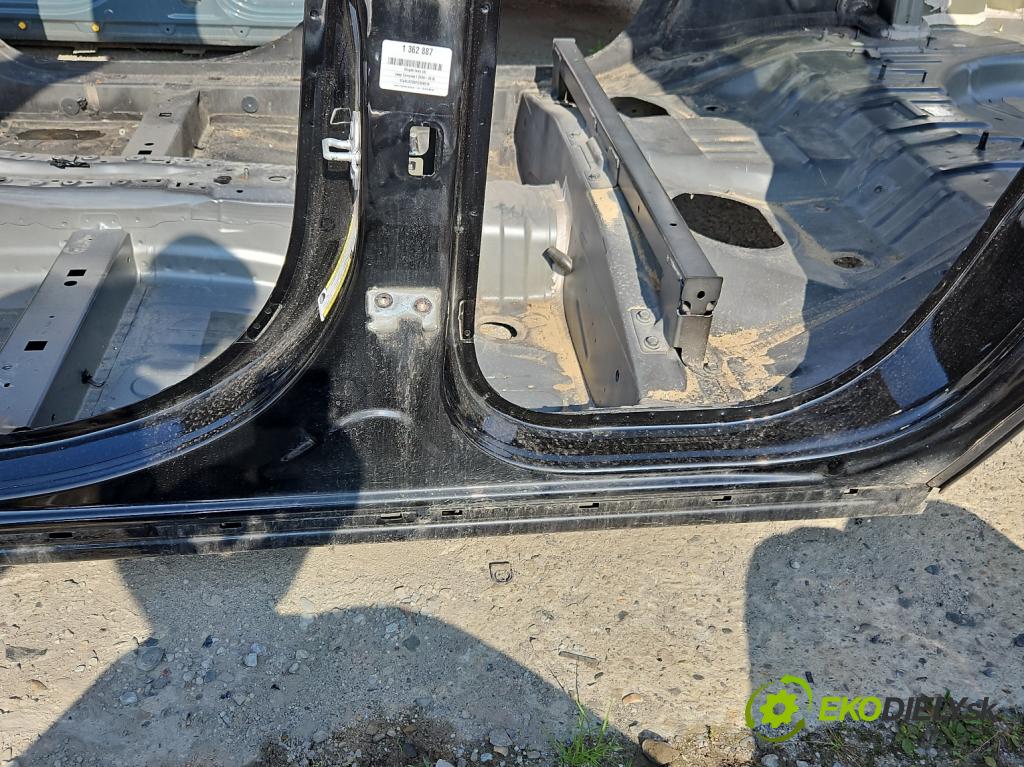 Jeep Compass I 2006-2016 2.4 16V 170 hp automatic 125 kW 2359 cm3 5- práh levý  (Ostatní)