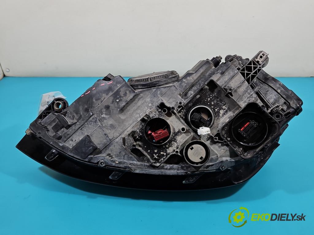 Vw Golf VII 2012-2020 1.6 tdi 105 HP automatic 77 kW 1598 cm3 5- Reflektor: pravý  (Pravé)