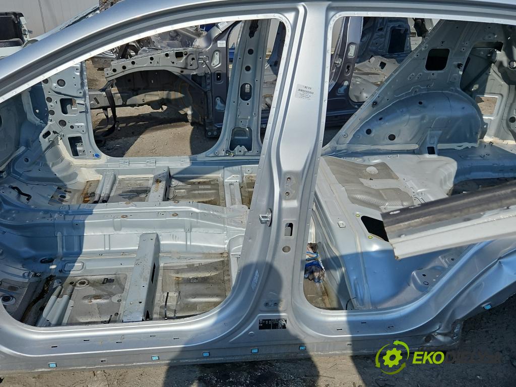 Kia Sportage IV 2015-2021 1.6 GDI 132 hp manual 97 kW 1591 cm3 5- práh levý  (Ostatní)