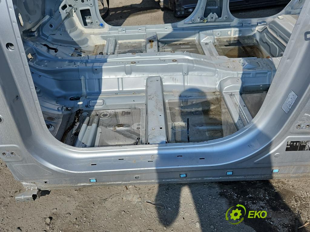 Kia Sportage IV 2015-2021 1.6 GDI 132 hp manual 97 kW 1591 cm3 5- práh levý  (Ostatní)