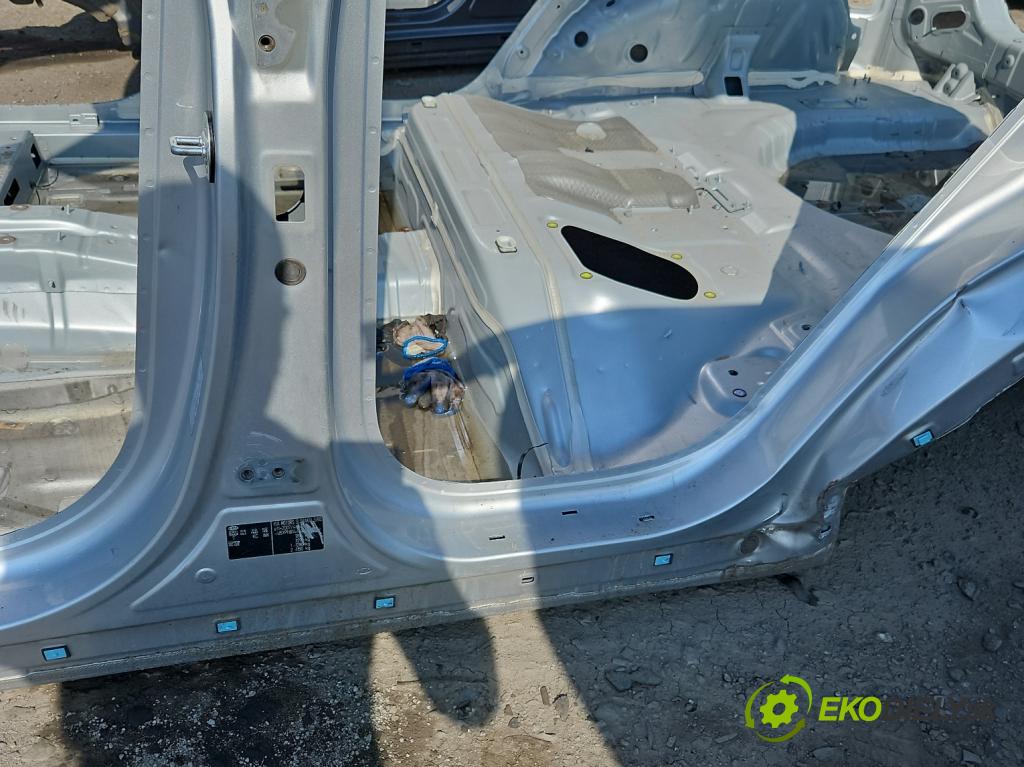 Kia Sportage IV 2015-2021 1.6 GDI 132 hp manual 97 kW 1591 cm3 5- práh levý  (Ostatní)