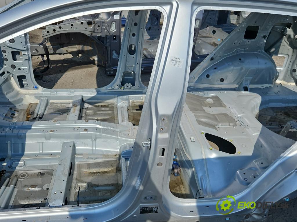 Kia Sportage IV 2015-2021 1.6 GDI 132 hp manual 97 kW 1591 cm3 5- práh levý  (Ostatní)