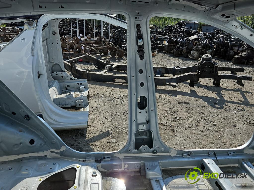 Kia Sportage IV 2015-2021 1.6 GDI 132 hp manual 97 kW 1591 cm3 5- práh levý  (Ostatní)