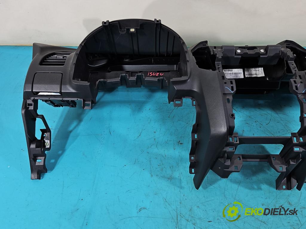 Isuzu D-Max II 2011-2019 2.5 crdi 163 HP automatic 120 kW 2499 cm3 5- kokpit,pristrojová doska rozdeľovacia