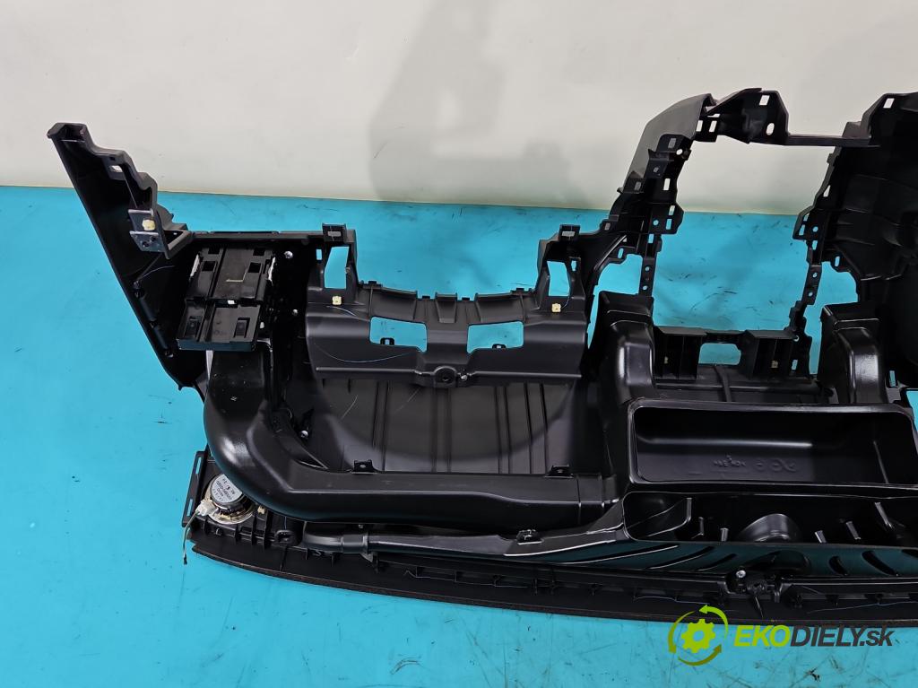 Isuzu D-Max II 2011-2019 2.5 crdi 163 HP automatic 120 kW 2499 cm3 5- kokpit,pristrojová doska rozdeľovacia